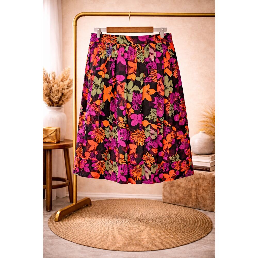 Winder C Pleated Skirt Size 2 A Line Mini Flowy Feminine Chic Coquette Floral